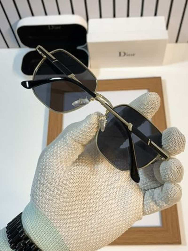 Dior_2028 gold black