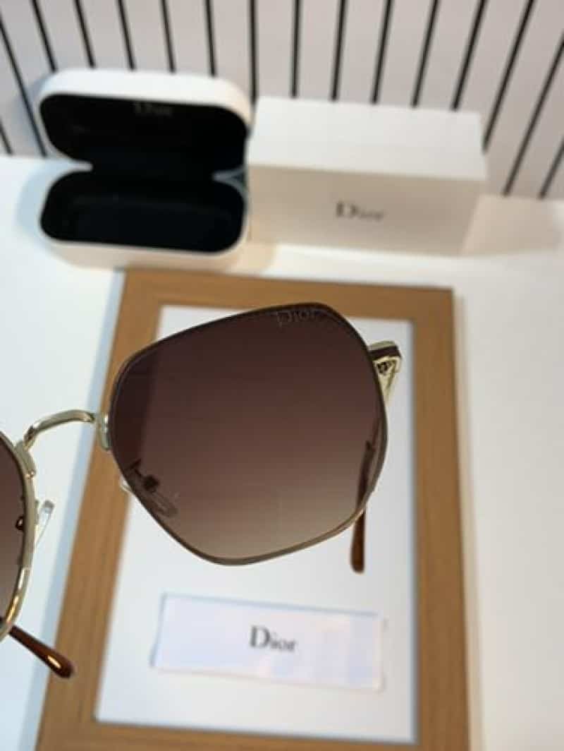 Dior_2028 gold brown
