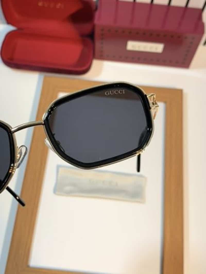 Gucci 06 gold black