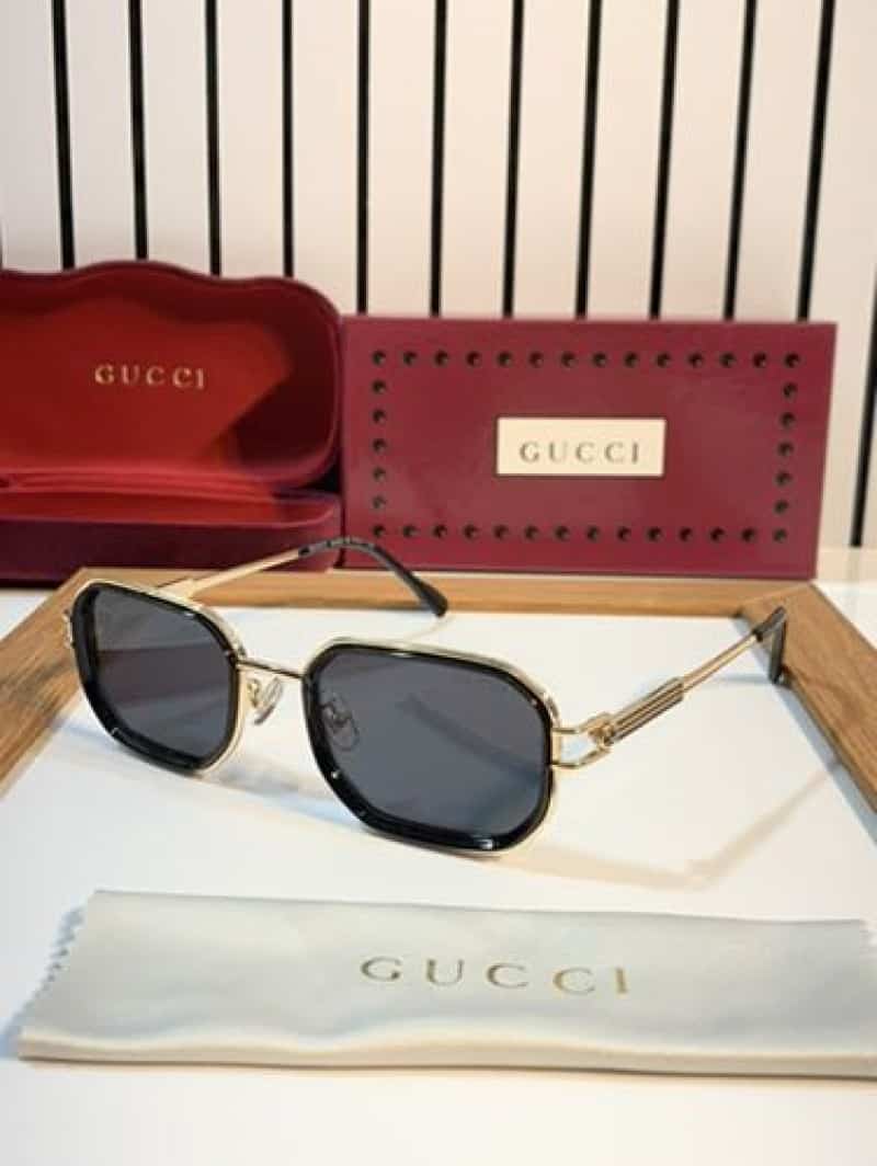 Gucci 06 gold black