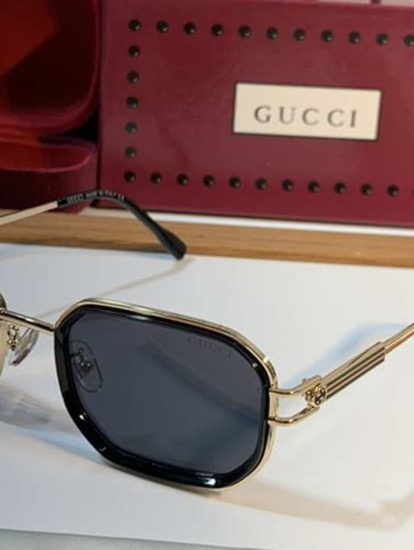 Gucci 06 gold black