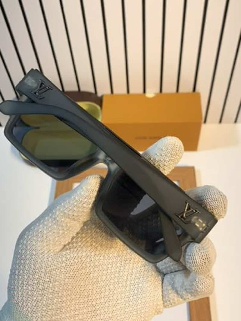 Louis vuitton 1984 grey
