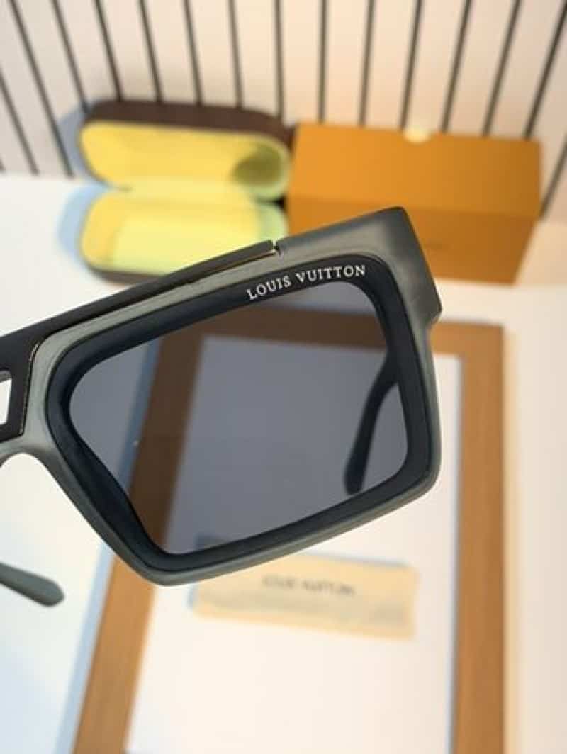 Louis vuitton 1984 grey