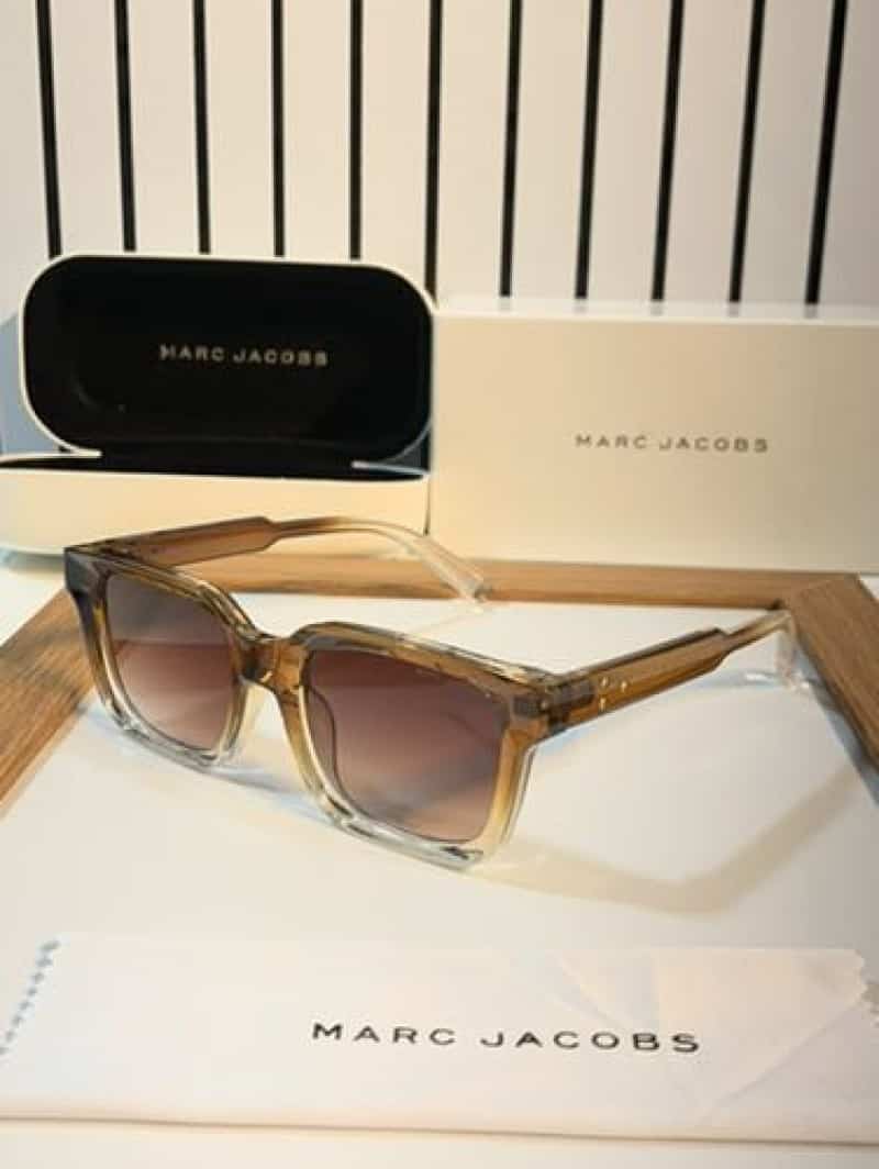 Marc jacobs 11 brown shaded