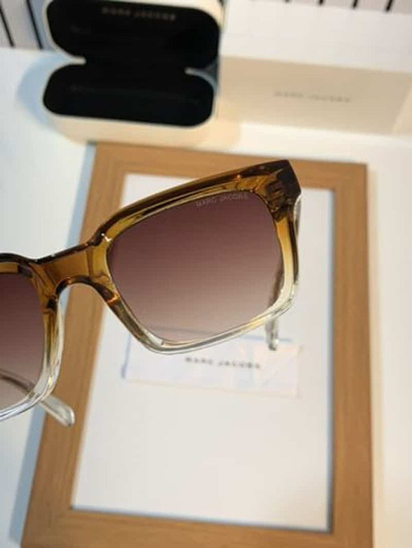 Marc jacobs 11 brown shaded