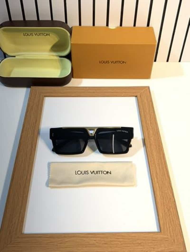 louis vuitton 1984 black gold