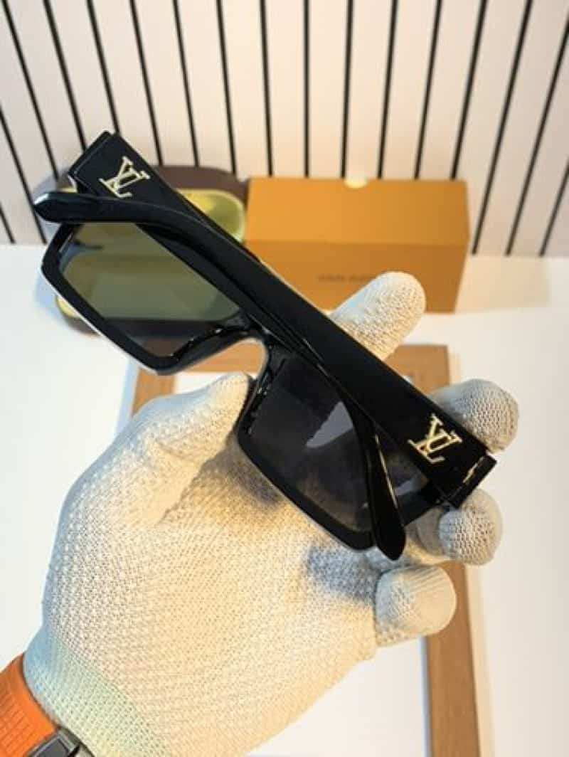 louis vuitton 1984 black gold