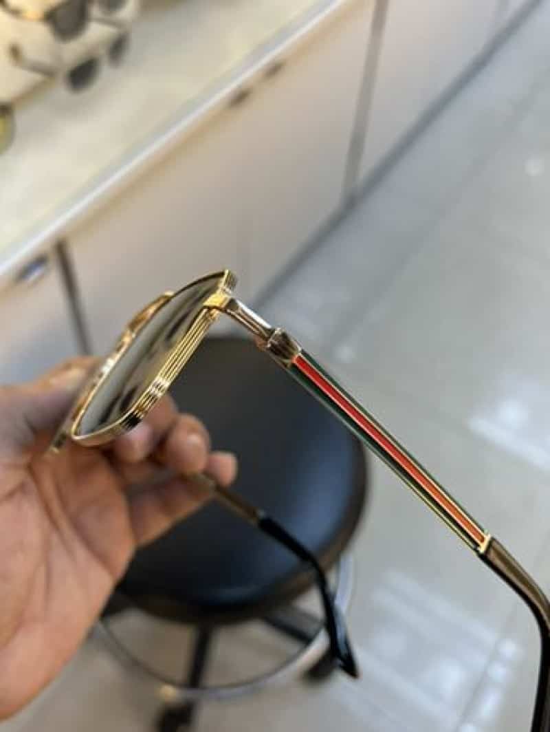 Gucci_162 gold black