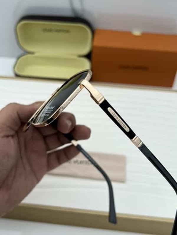 Louis vuitton 22271 gold black
