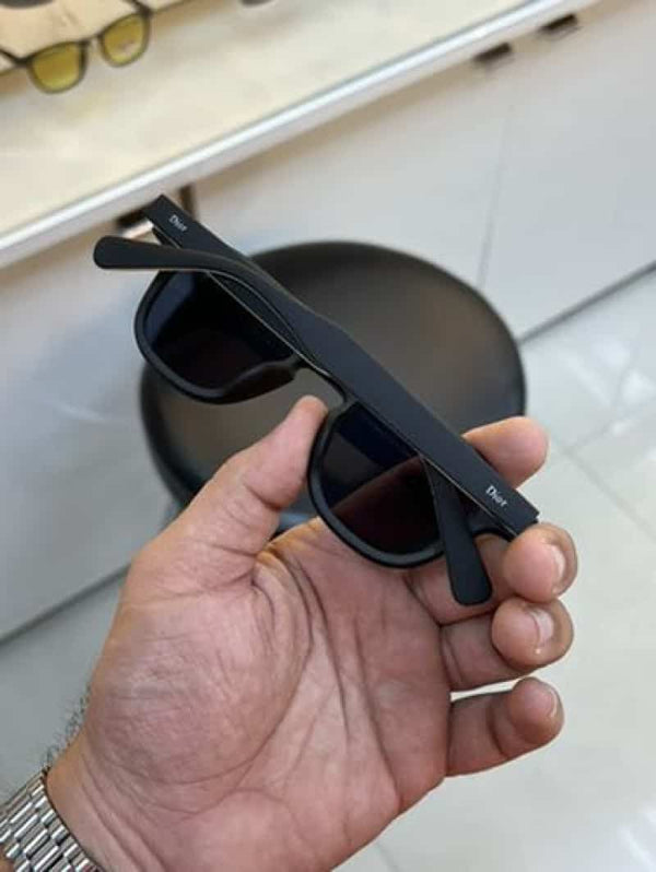 Dior_147_matt Black