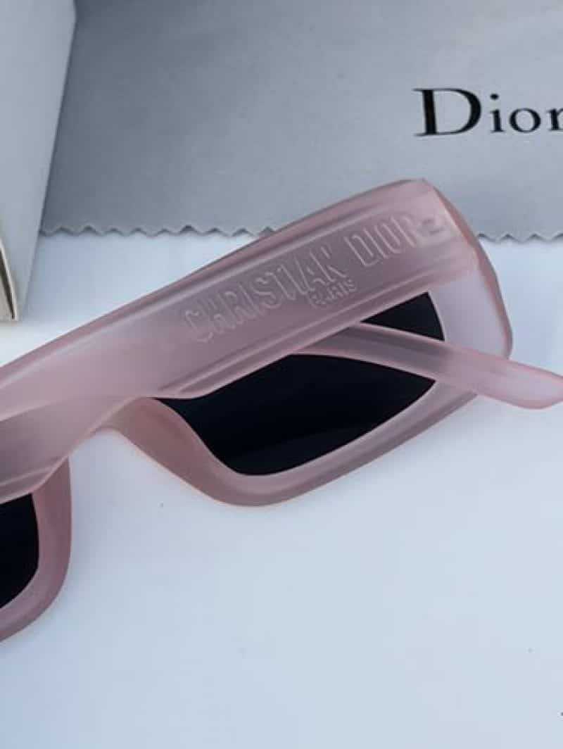 Dior_branding pink