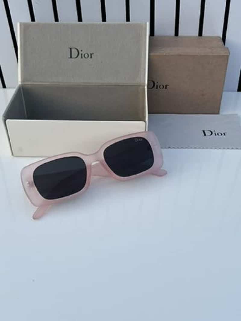 Dior_branding pink