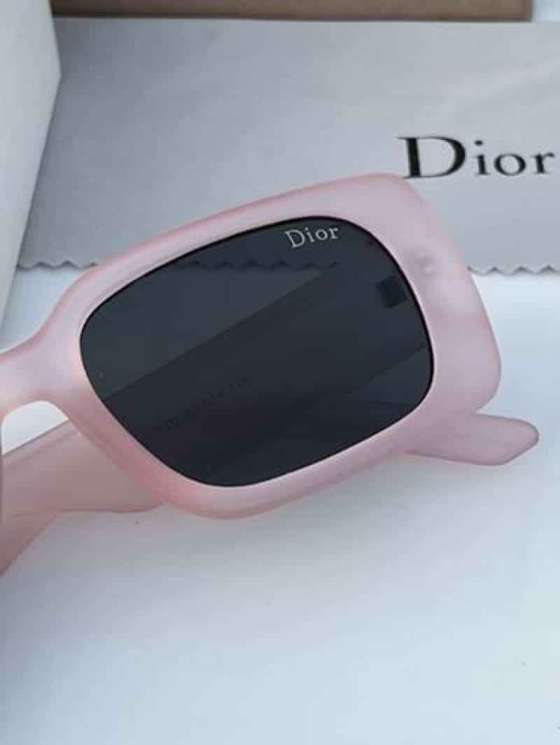 Dior_branding pink