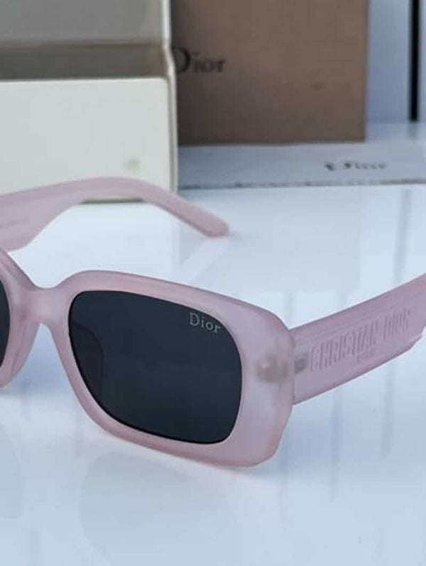 Dior_branding pink