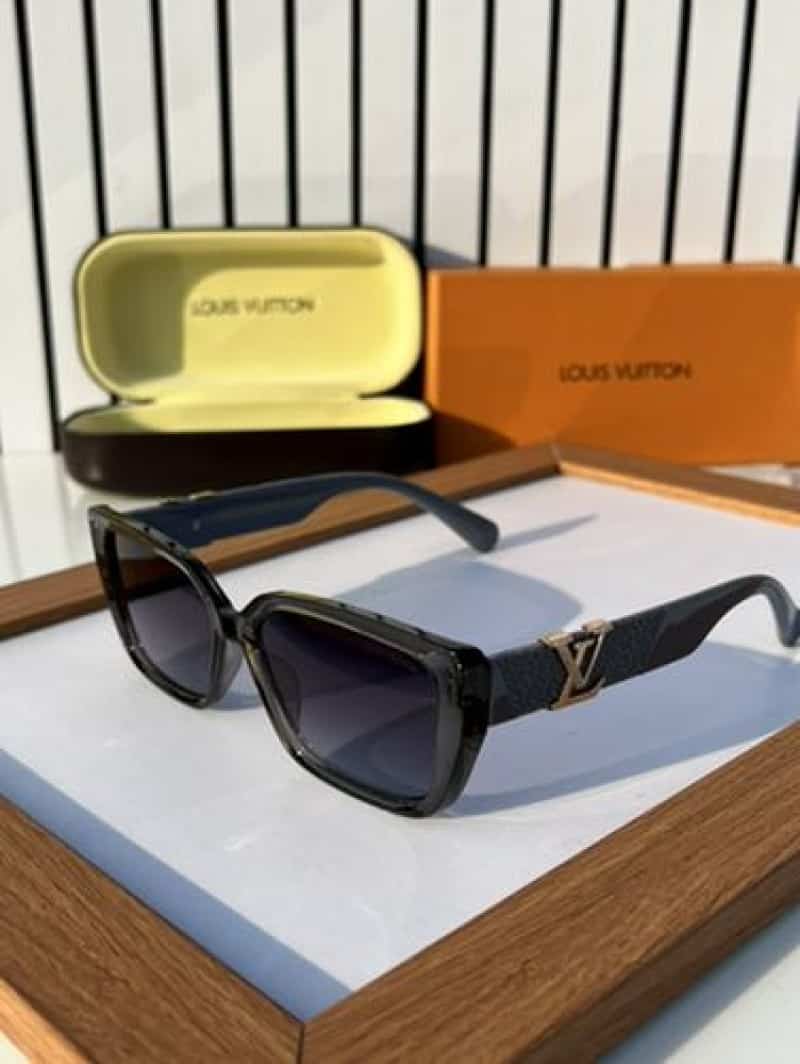 Louis vuitton 5506 grey
