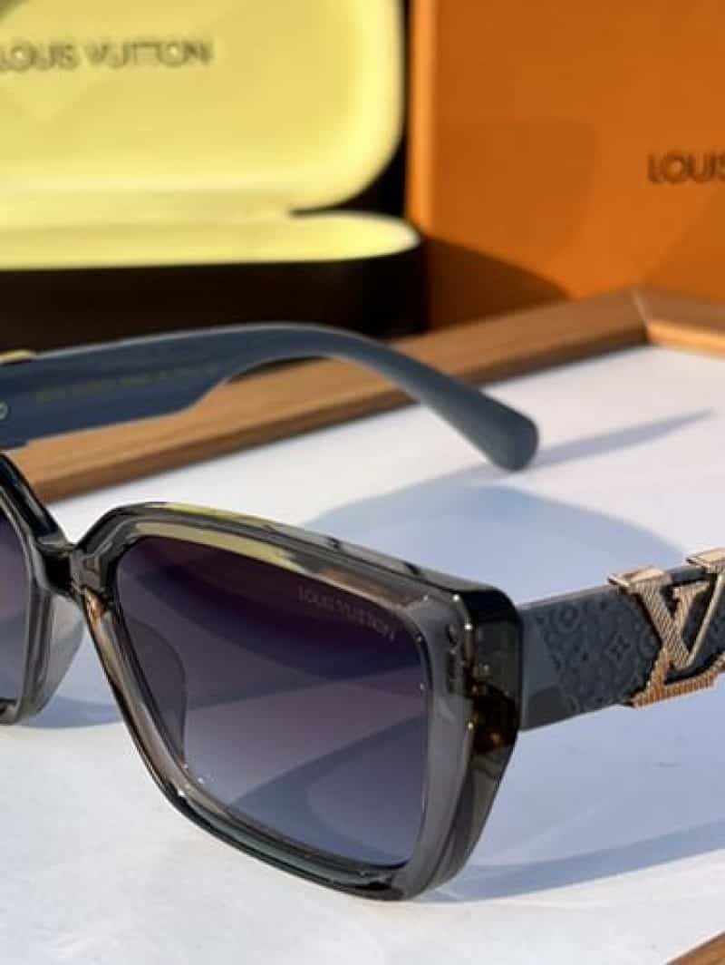 Louis vuitton 5506 grey