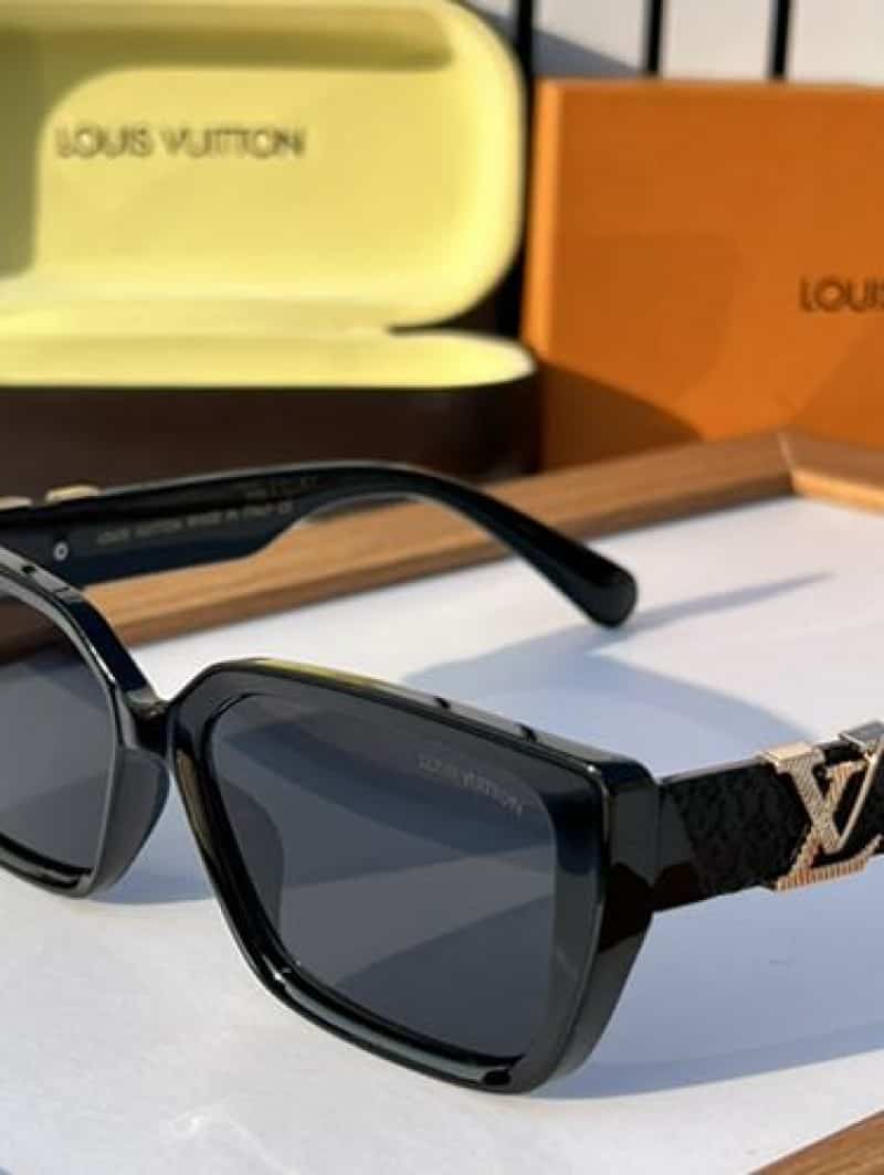 Louis vuitton 5506 black