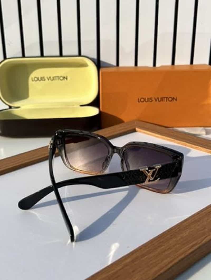 Louis vuitton 5506 grey brown