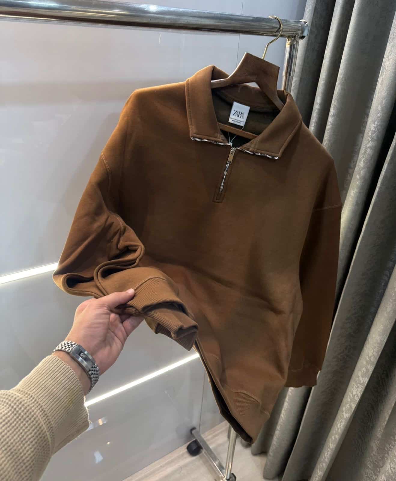 Zar a Brown Premium Classic Sweatshirt Main image