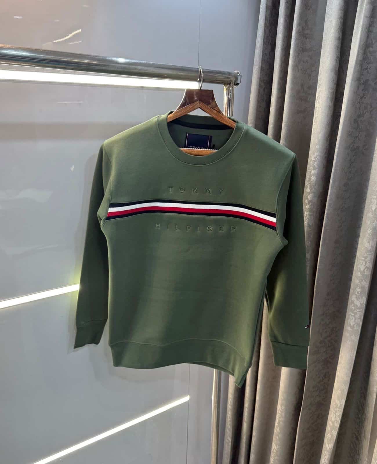 Tomm y Hilfiger Olive Embroidery Logo Premium Sweatshirt Secondary image