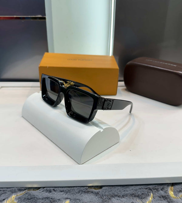 Louis  Vuitton All Black Premium Shades 6229