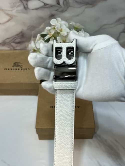BUrbeRrY PREMIUM QUALITY IMPORTED AUTOMATIC LOCK BELTS WITH OG BOx BB-709 Secondary image