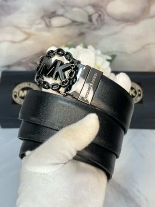 MK MIcHAEl.. Ko_rS PREMIUM QUALITY REVERSIBLE BELT WITH OG BOX MK-102