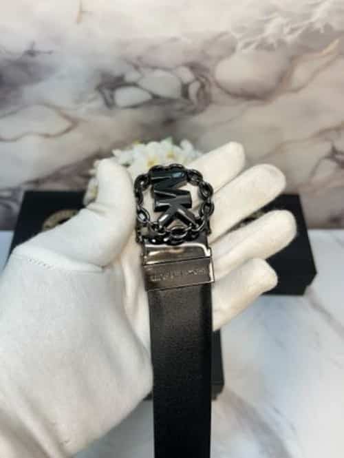 MK MIcHAEl.. Ko_rS PREMIUM QUALITY REVERSIBLE BELT WITH OG BOX MK-102