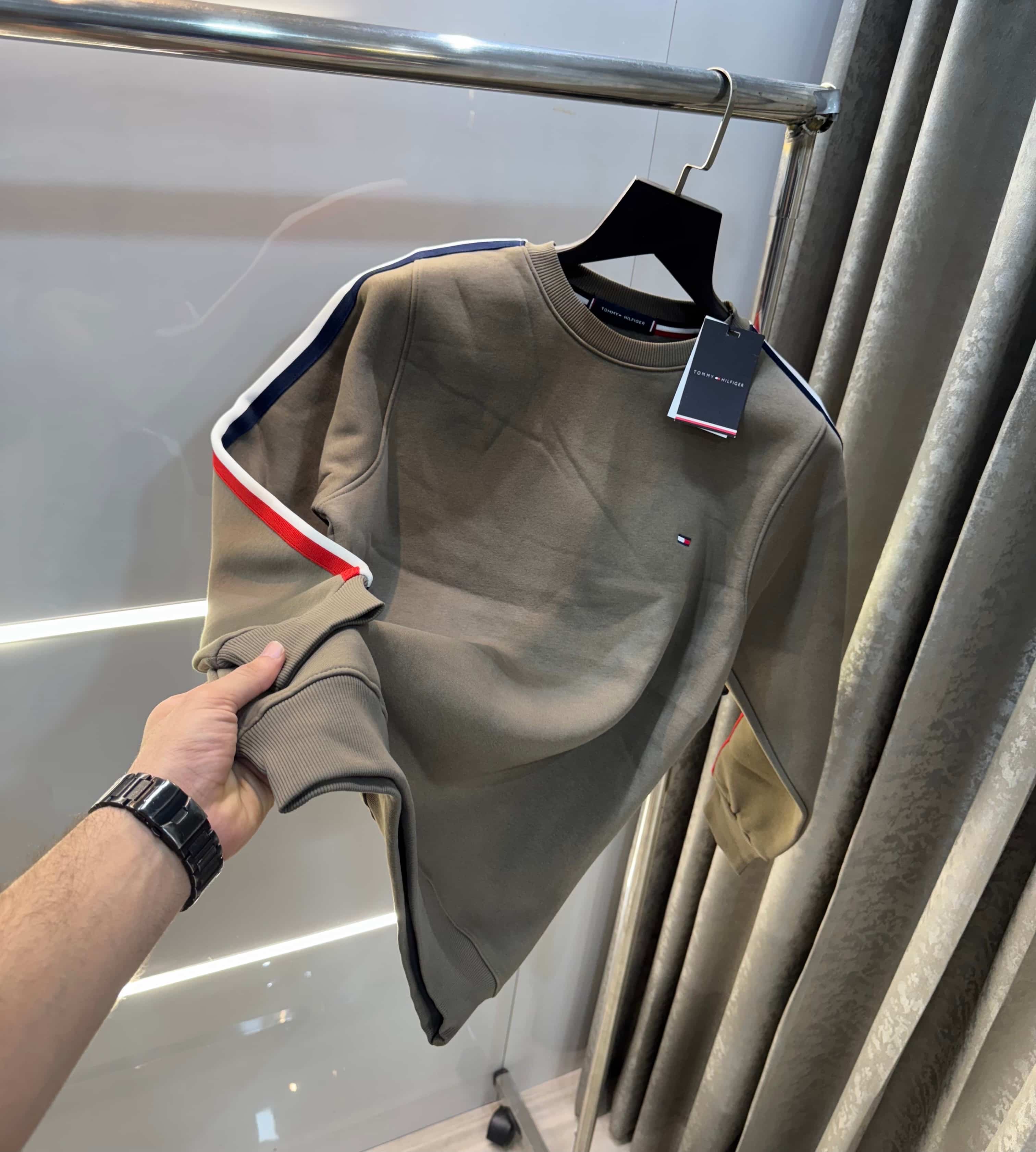 Tomm y Hilfiger Olive Green Premium Sweatshirt Main image
