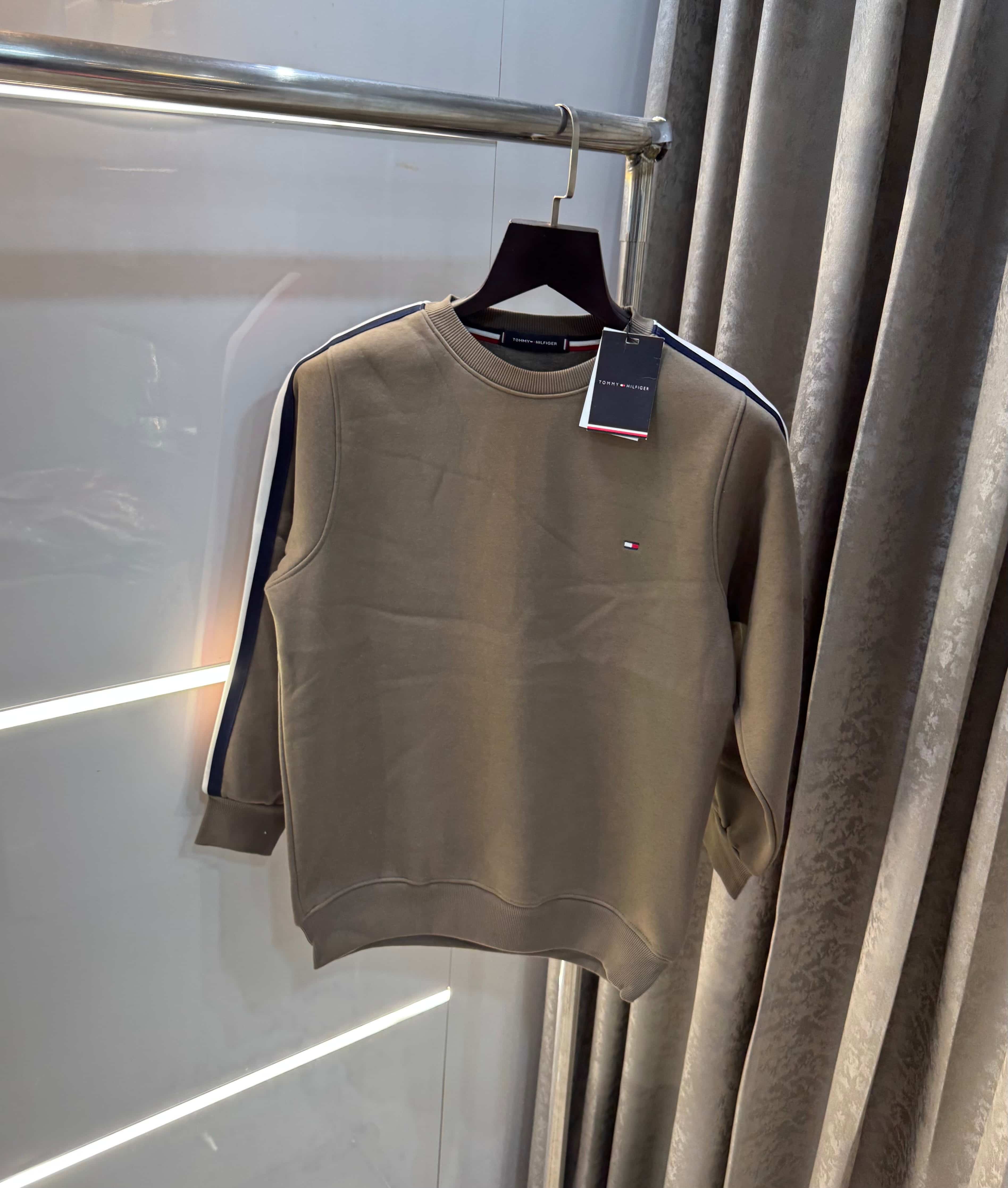 Tomm y Hilfiger Olive Green Premium Sweatshirt Secondary image