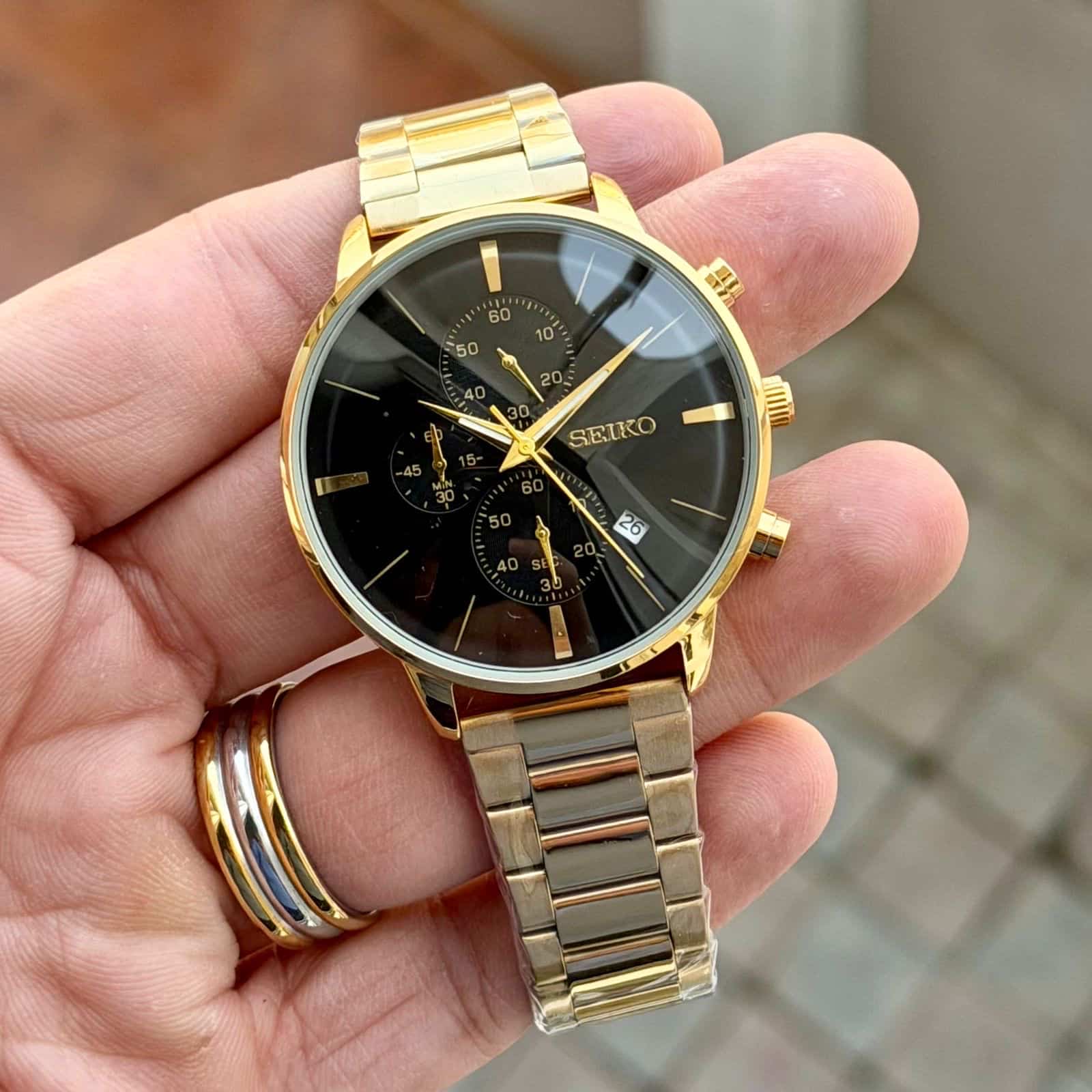 SEIKO_CRONOGRAPH_GOLD-BLACK