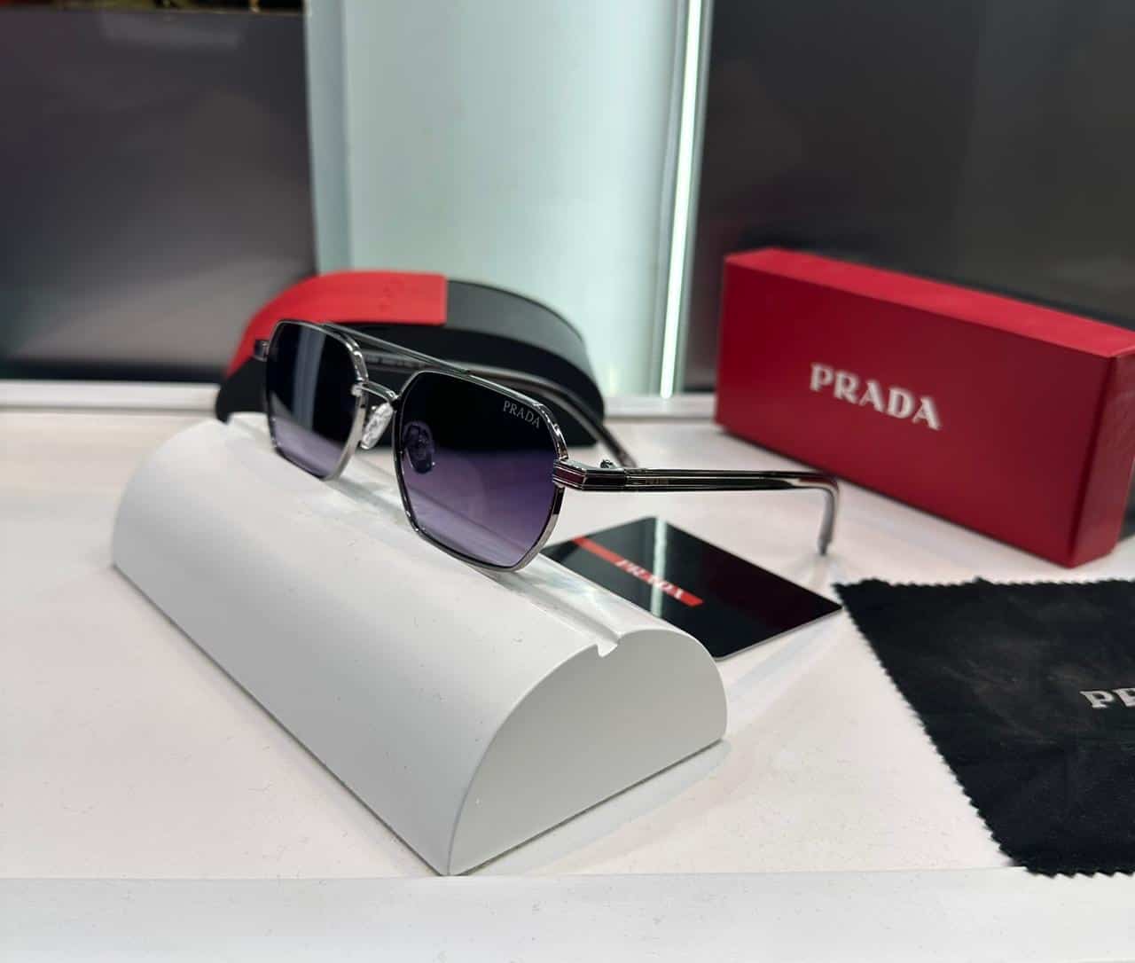 Prad a Black Designer Shaded Lens 9117