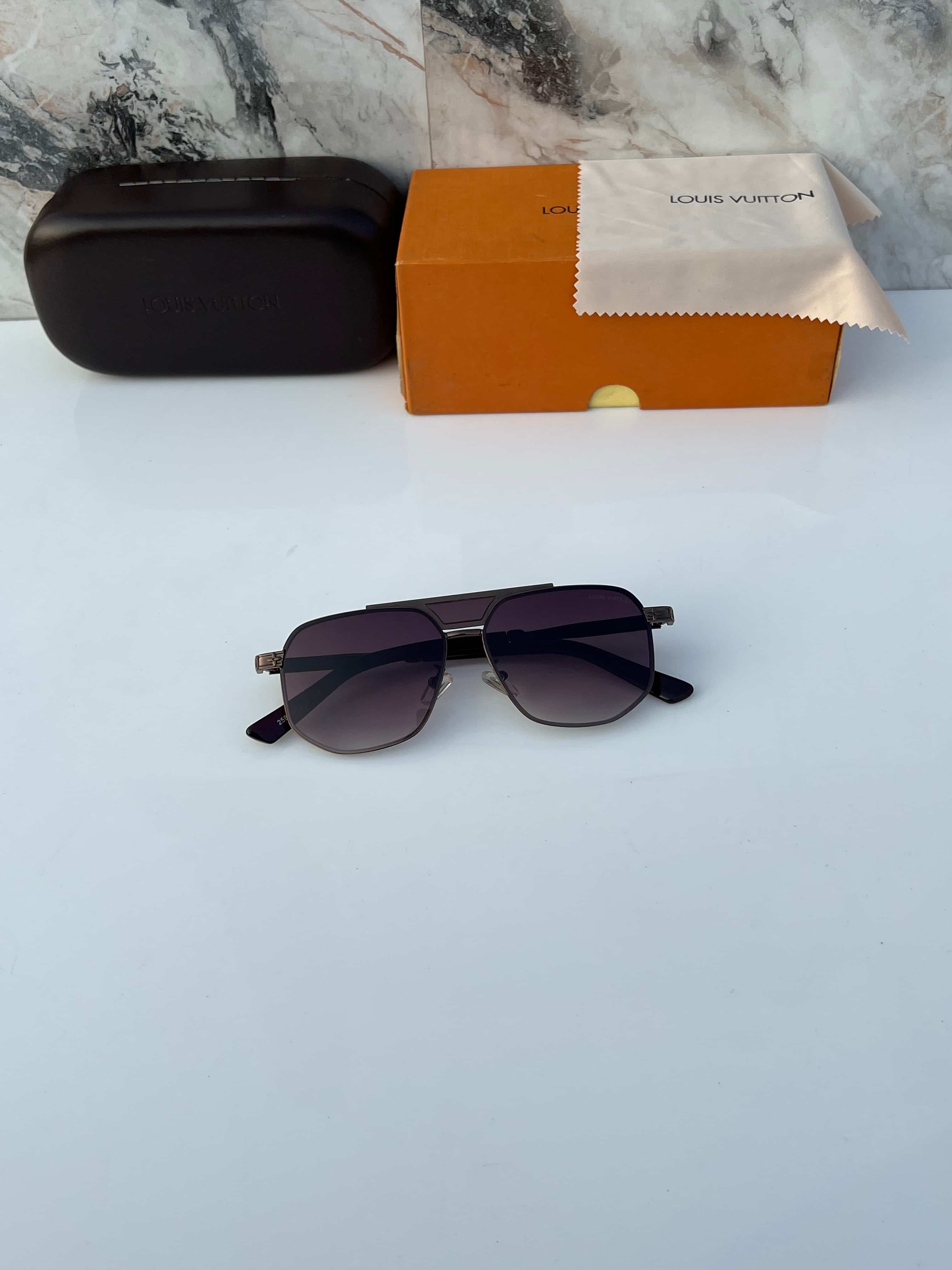 Louis_vuitton_2593_brown_shaded