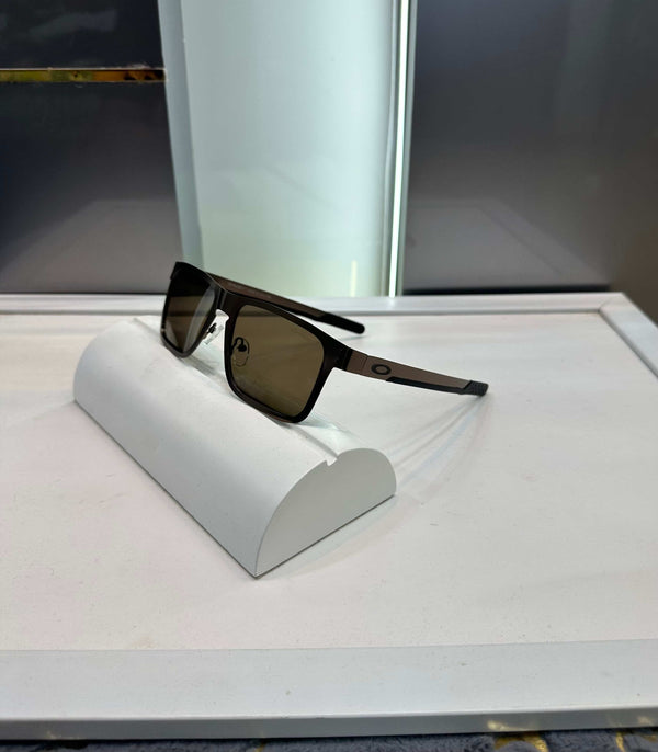 Oakle y All Brown Premium Shade 1701