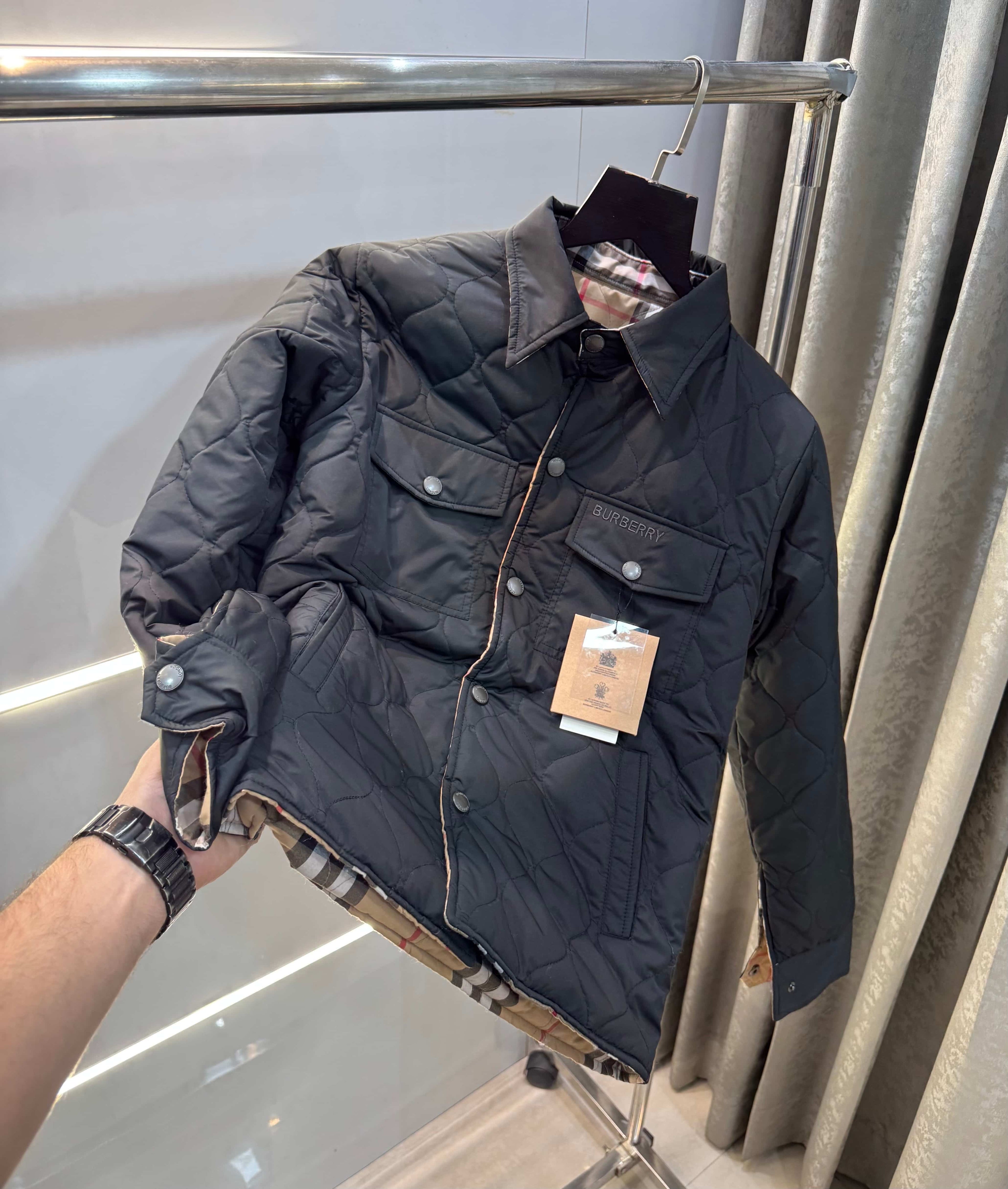 Burberr y Black Reversible Imported Puffer Jacket 2 in1