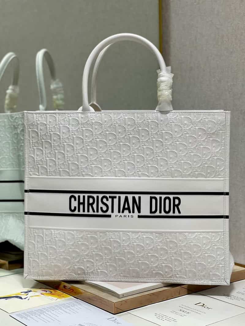 Christian Dio_r Tote Bag with pouch 553
