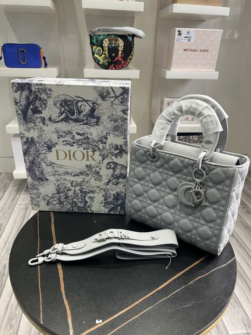 Dio_r lady ABCDio_r premium handbag with box 584