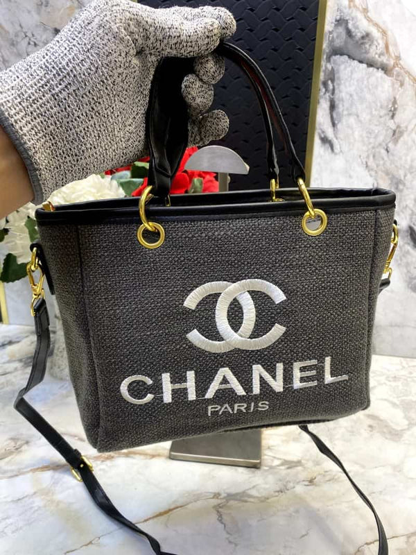 CHANEL_Small_Size_Tote_Bag_717