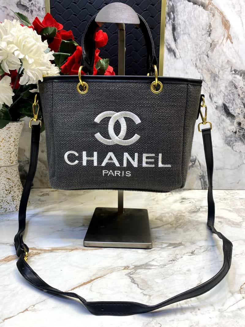 CHANEL_Small_Size_Tote_Bag_717