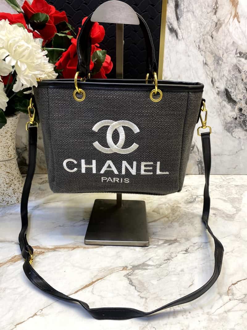 CHANEL_Small_Size_Tote_Bag_717