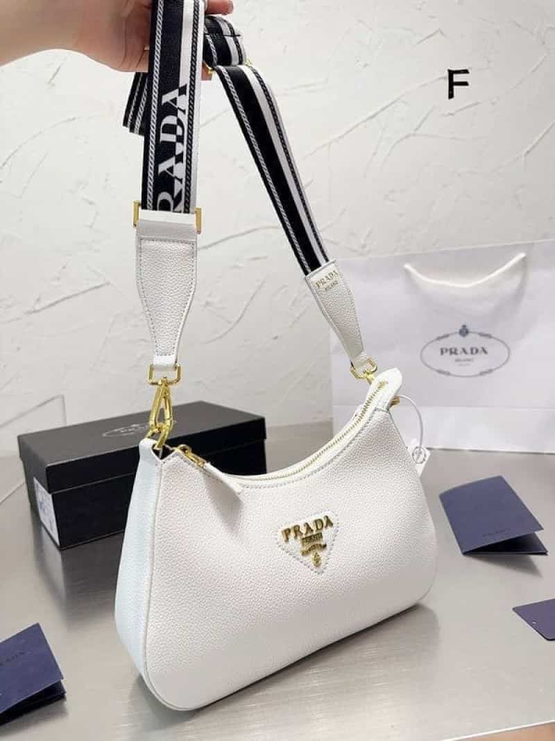 PRADA_Re-Edition_Safiano_with_Box_724