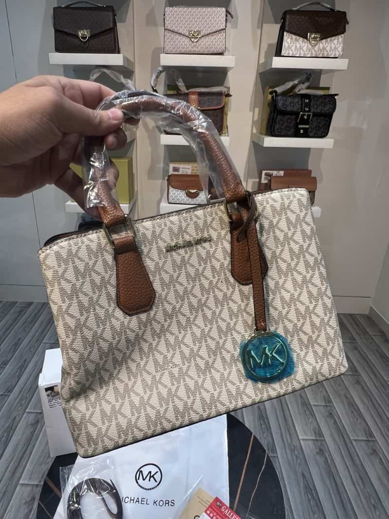 Michael_Kors_camile_satchle_handbag_with_Box_790