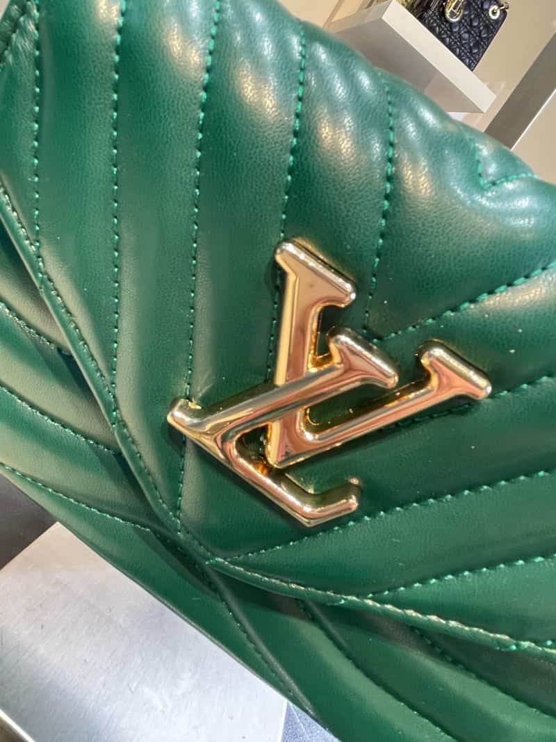 LOUIS_VUITTON_Wave_pochette_Bag_(Green)_with_Box_816