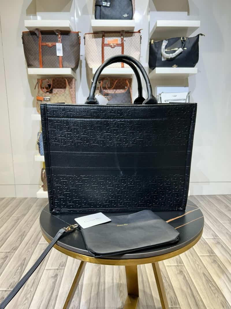 Christian_Dior_Tote_Bag_916
