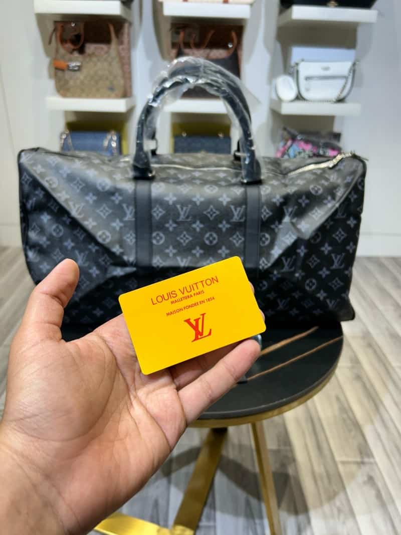Louis_Vuitton_Duffle_bag_with_Lock_&_key_911