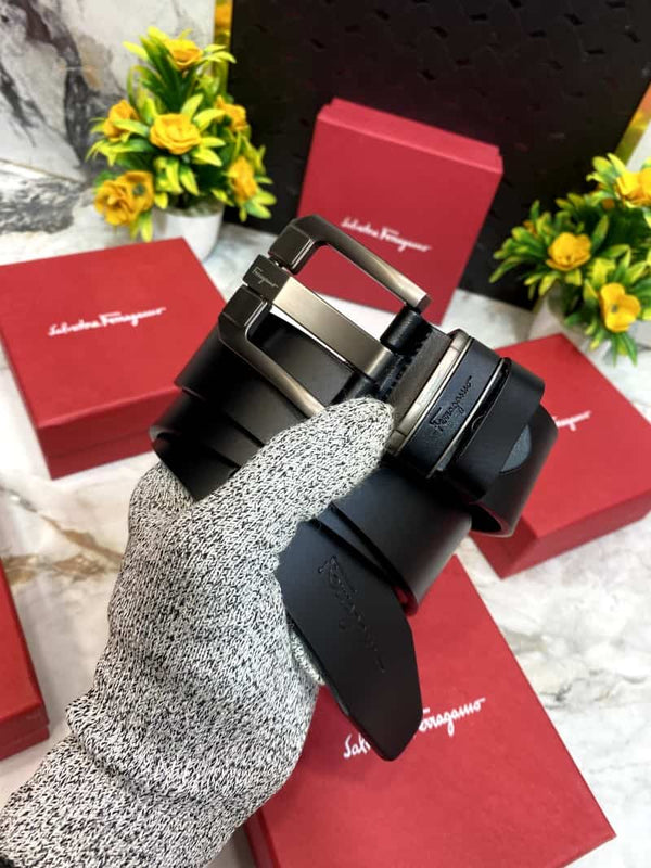 SALVATOR_E FERRAGAMO F122