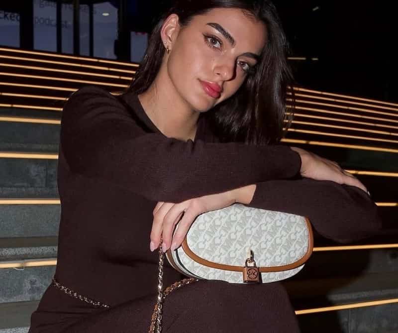 Michael_Kors_Mila_Empire_Slinbag_with_Box_877