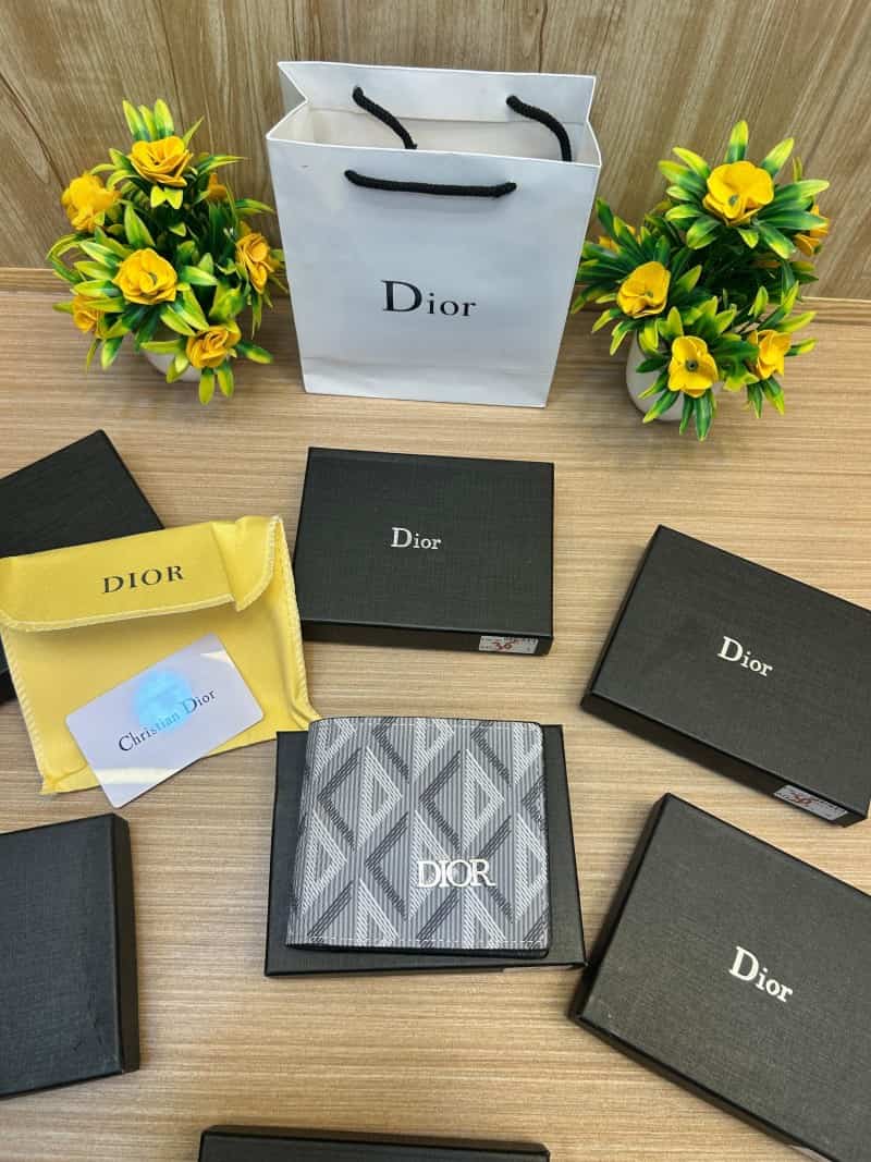 DIOR_WALLET_V720