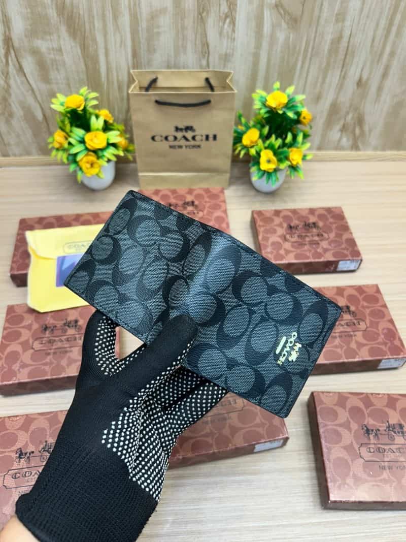 COACH_WALLET_V707