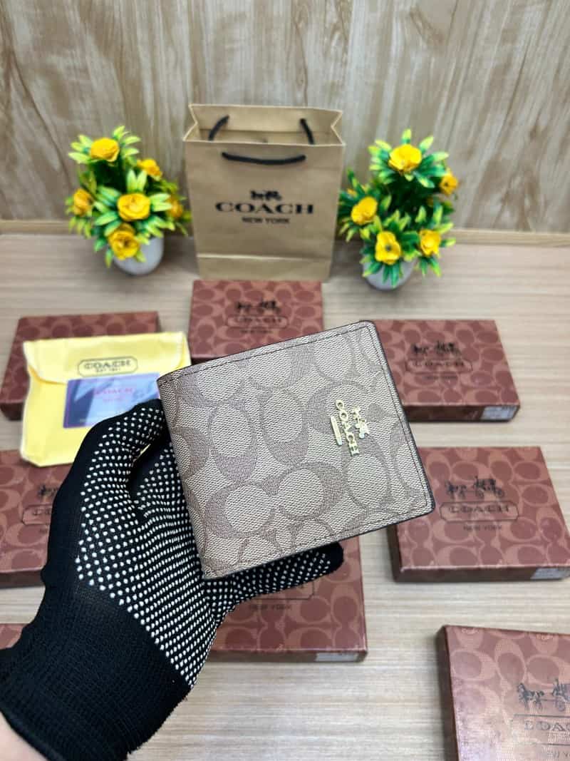 COACH_WALLET_V705